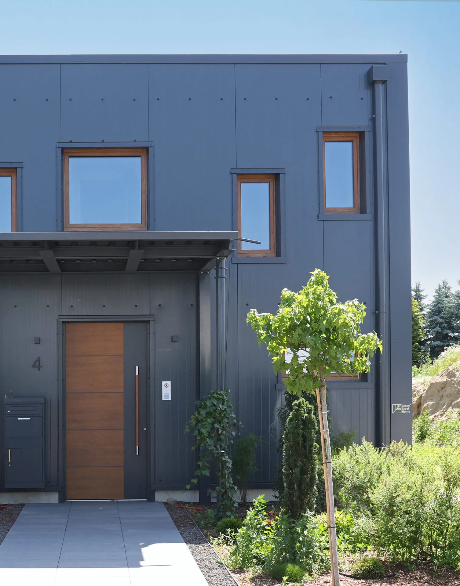 GREEN STEEL HOME I